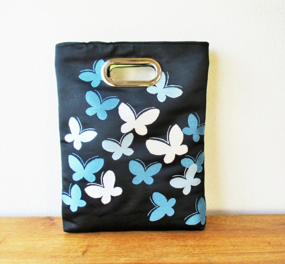 お正月特価　シルクのクラッチバッグ　乱舞