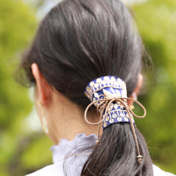 紐の色を選べる♪　インド刺繡リボンのポニーフック　ネイビー　ゴールド　ラップリボン　紐 7枚目の画像