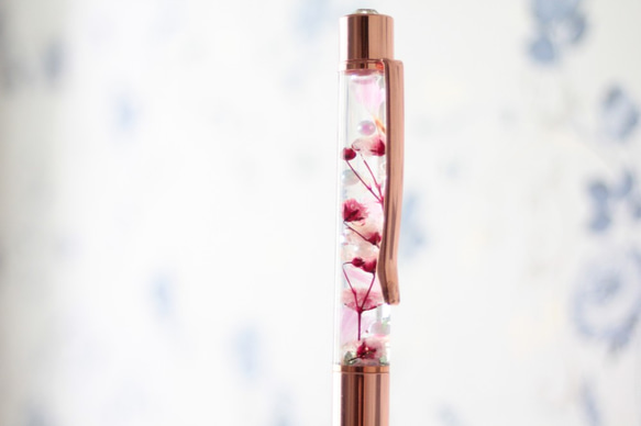 ハーバリウムペン　ピンクと白の花のピンクゴールドペン07 替え芯つき 3枚目の画像