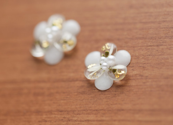 2way  white flower ユーフォルビアと淡水パールのお花ピアス or イヤリング　天然真珠 4枚目の画像