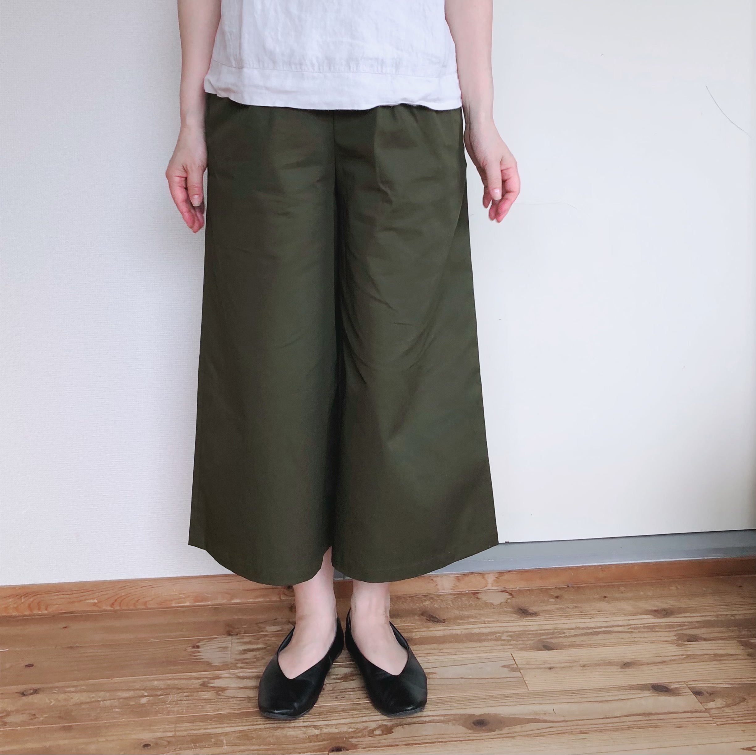 コットンワイドパンツ 8分丈　カーキ