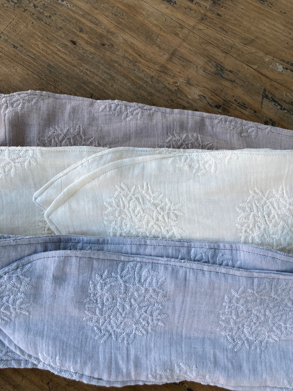 大人可愛いダブルガーゼ刺繍レースラージブーケオーキッドグレー　クールスカーフ　ネッククーラー　保冷剤付き　熱中症対策暑さ 6枚目の画像