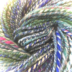【スピンドルで手紡ぎした糸です！】  メリノ&手染めの化繊　ブルー系51g 3枚目の画像