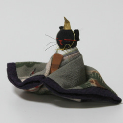 正絹古布の黒猫親王飾り（雛人形） 4枚目の画像
