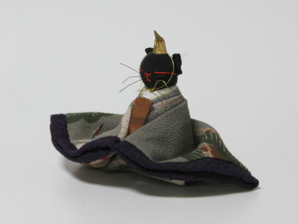 正絹古布の黒猫親王飾り（雛人形） 4枚目の画像