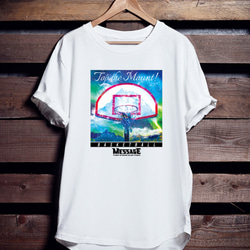 バスケTシャツ「Mountain BasketCourt」 1枚目の画像