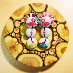 地球フラミンゴ 刺繍くるみボタン片耳イヤークリップ 18x3 6枚目の画像