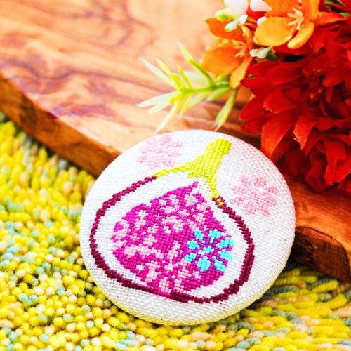 イチジク フィグ 無花果 刺繍くるみボタンブローチ/ヘアゴム Fruits