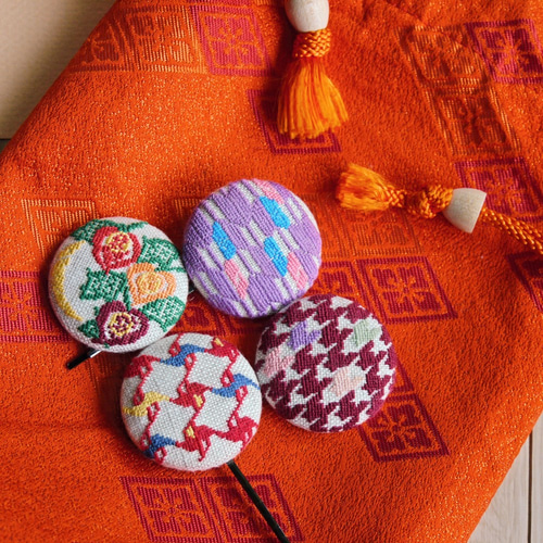 千鳥 令和慶祝カラー 刺繍くるみボタンヘアゴム/ブローチ 和-wa- 千鳥