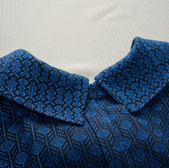 オーダー品「艶やかな贅沢生地を可愛く纏う」40代からの女性｜藍染｜ジャガード織｜遠州織物｜たっぷりタックの大人ワンピ－ス 5枚目の画像