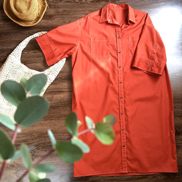 さらっと着られるシャツワンピース(七分丈) ‐ テラコッタ/オレンジ/綿ポリ/FREESIZE 2枚目の画像