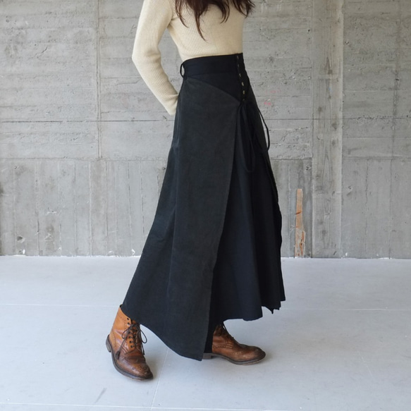 【冬の新作】4wayコーデュロイロングスカート （20w-23）ブラック 1枚目の画像
