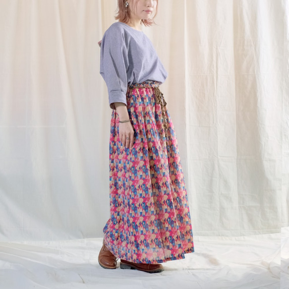 彩色玻璃花紋長裙（21s-03）粉紅色 第4張的照片