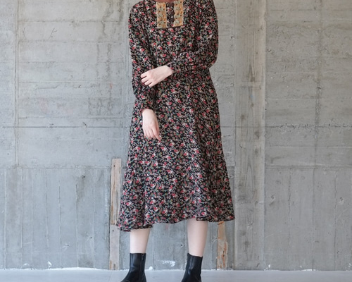 美品 ヴィンテージ ロングワンピース 夏 レッド フルーツ柄 昭和レトロ 昭和レトロ◇ヴィンテージワンピース 70s ドット柄 刺繍 フレア