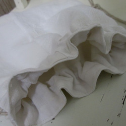 ホワイトアンティークリネンパッチの巾着ポーチ　;手刺繍レース、アンティークホームスパンリネン 8枚目の画像