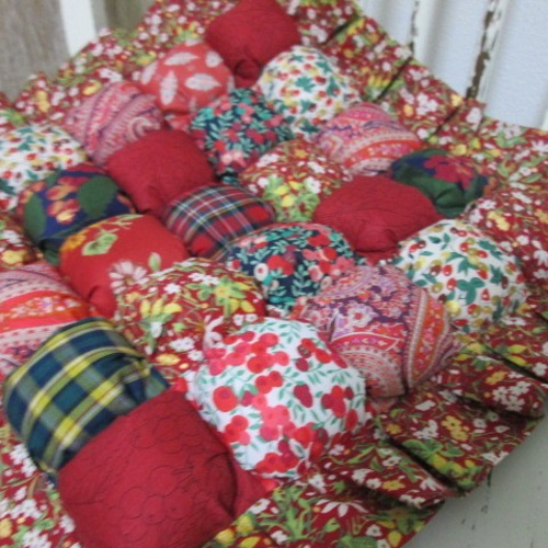 リバティ パッチワークフリルパフクッション ノエル・ルージュ