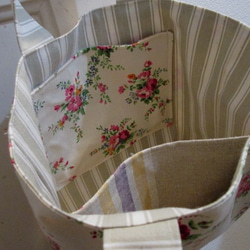 ※フランスアンティークファブリック カラフルな小花カラフルな小花柄ブーケの小さなトートバッグ 10枚目の画像