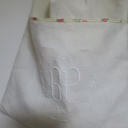 フランスアンティークリネン イニシャルモノグラム刺繍のパリジェンヌバッグ 2枚目の画像