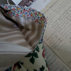 エグランティーヌアンティーファブリックのポケット付き巾着　Le sac du Poche en glantine 6枚目の画像