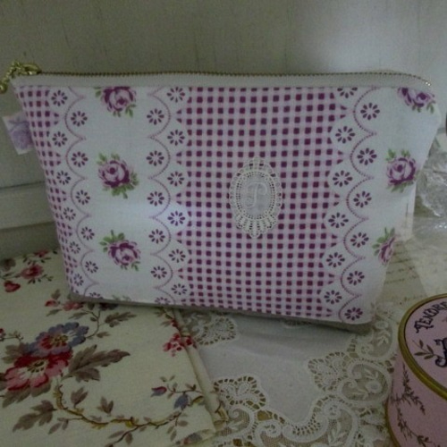 ジャーマンファブリックのリラ色ローズギンガムのポーチ ポーチ  