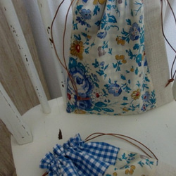 リバティ RoseEllen ローズエレン の親子巾着ポーチ　grand et petit sacs 巾着ポーチセット 6枚目の画像