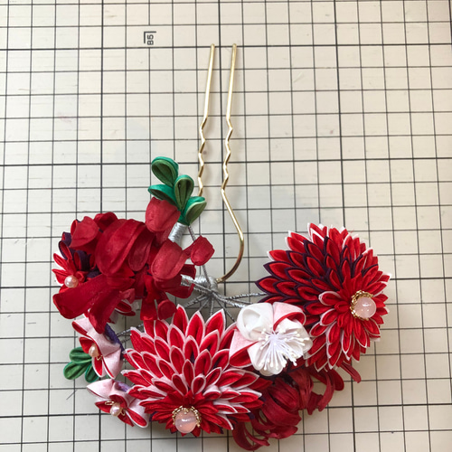 つまみ細工 成人式用・ご婚礼用髪飾り紅白鶴(アナスタシア) かんざし