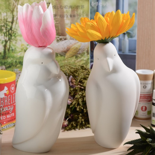 陶器の花瓶 鳥と花のデザイン