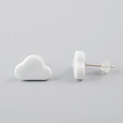 ＜送料無料＞ 雲のピアス / Cloud Earrings（ クラウド 磁器  陶器 白 ） 3枚目の画像