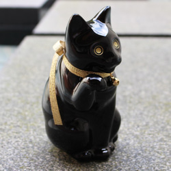 ＜送料無料＞ へそくりの招き猫 ブラック  （ 招き猫 おしゃれ  プレゼント かわいい 黒猫 ） 3枚目の画像
