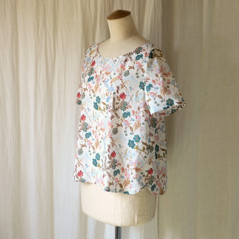 【sale】リバティの半袖ブラウス（Heidi）