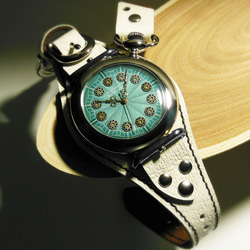 腕時計「ブルー・フラワー」TYPE-02 / METALLIC BLUE 1枚目の画像
