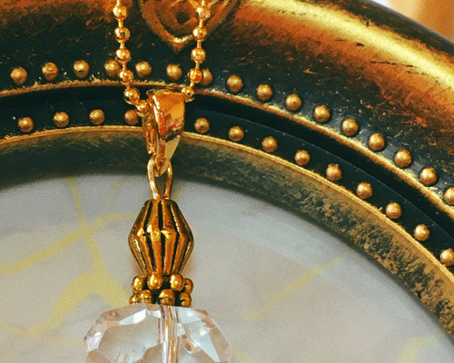 ネックレス　アンティーク　ヴィンテージ　遺品整理　断捨離　色石　金色 遺品整理ネックレス あり ゴールド 金 断捨離 - メルカリ