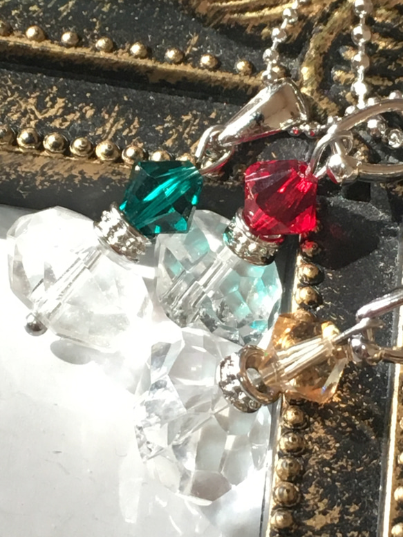 水晶とスワロフスキービーズの香水瓶ネックレス　ロジウム 4枚目の画像