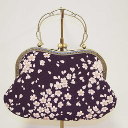 桜吹雪柄ちりめん素材のパーティーバッグ　3Wayタイプ（紫） 1枚目の画像