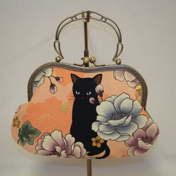 黒猫レトロ和柄のパーティーバッグ　3Wayタイプ（サーモンピンク;Type A） 1枚目の画像