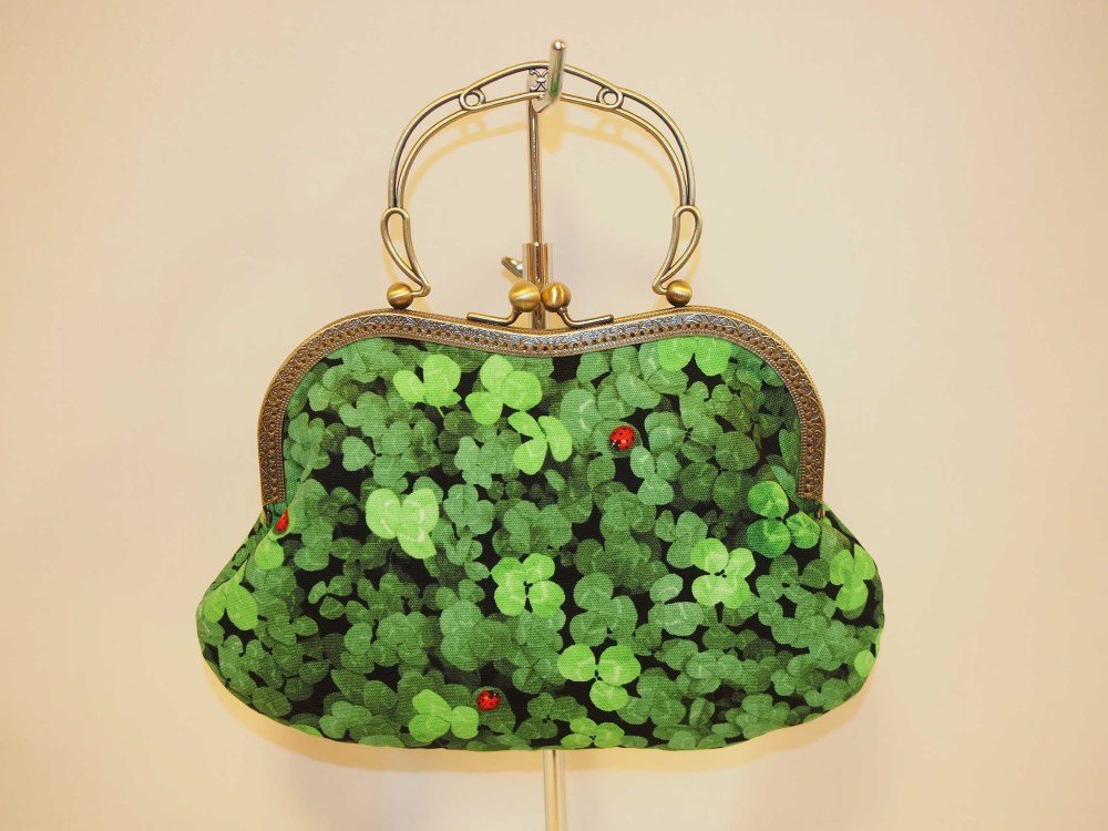 てんとう虫とクローバー柄のパーティーバッグ　3Wayタイプ