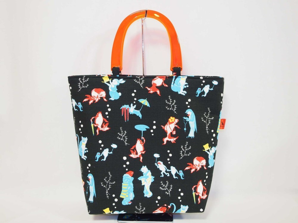 金魚・猫・蛙・ウサギ・ツバメ・こうもり柄のおしゃれトートバッグ（黒）