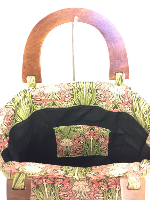 アールヌーボー　モリス調　カキツバタ柄　プレミアムトートバッグ（グリーン×ブラック）） 3枚目の画像