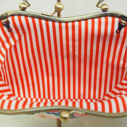 椿柄ちりめん素材のパーティーバッグ　3Wayタイプ（水色×紅白ストライプ） 4枚目の画像