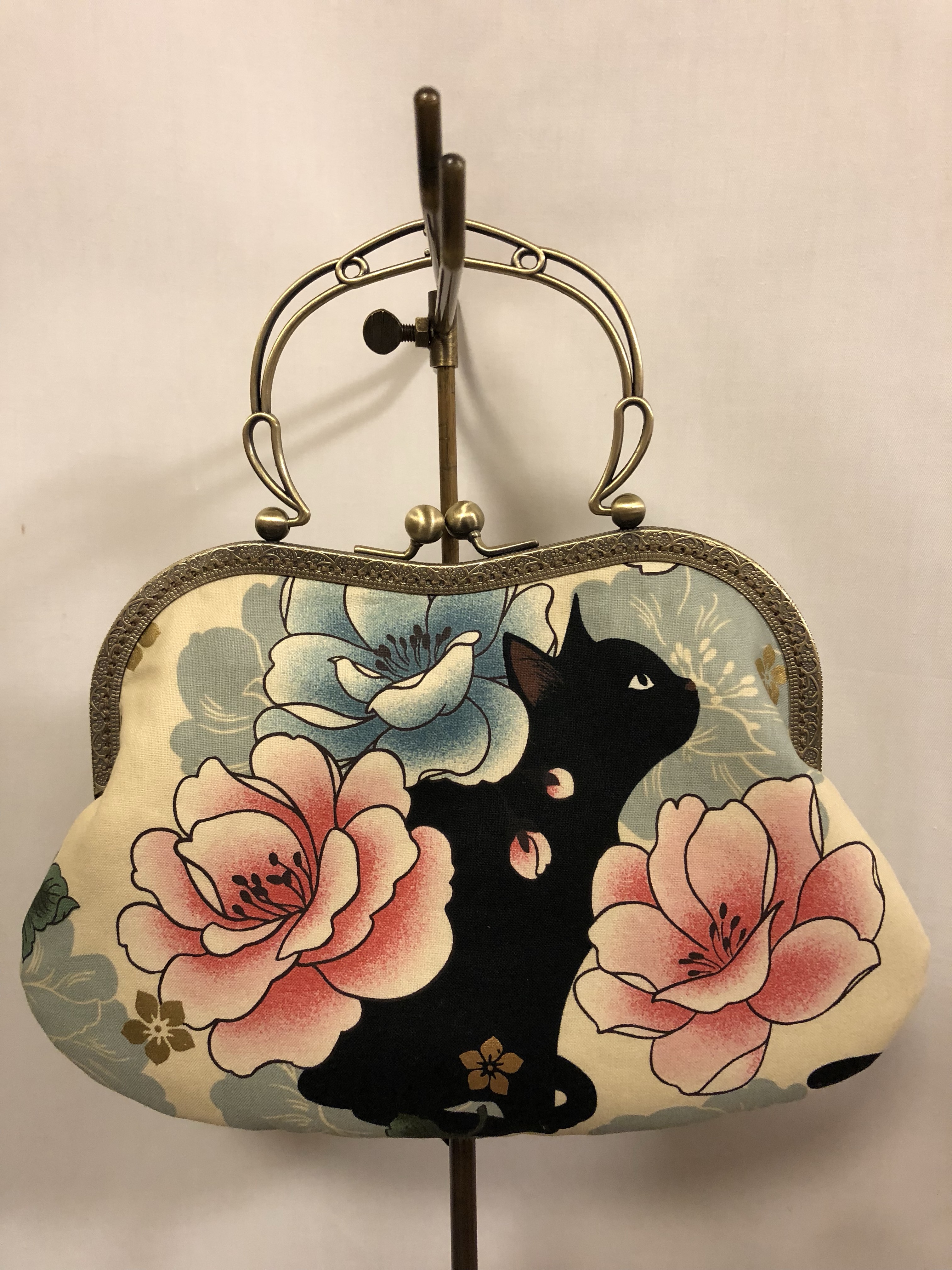 黒猫レトロ和柄のパーティーバッグ　3Wayタイプ（クリーム:Type B）Limited Edition