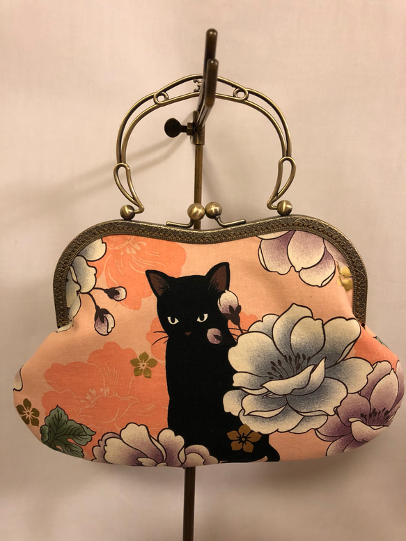黒猫レトロ和柄のパーティーバッグ　3Wayタイプ（サーモンピンク:Type B）Limited Edition 2枚目の画像
