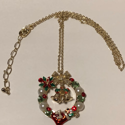 【受注製作】クリスマスモチーフのネックレス（グリーン系） 1枚目の画像