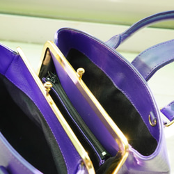 "吉祥"皇家紫 3隔層高級牛皮革 口金手提包 第3張的照片
