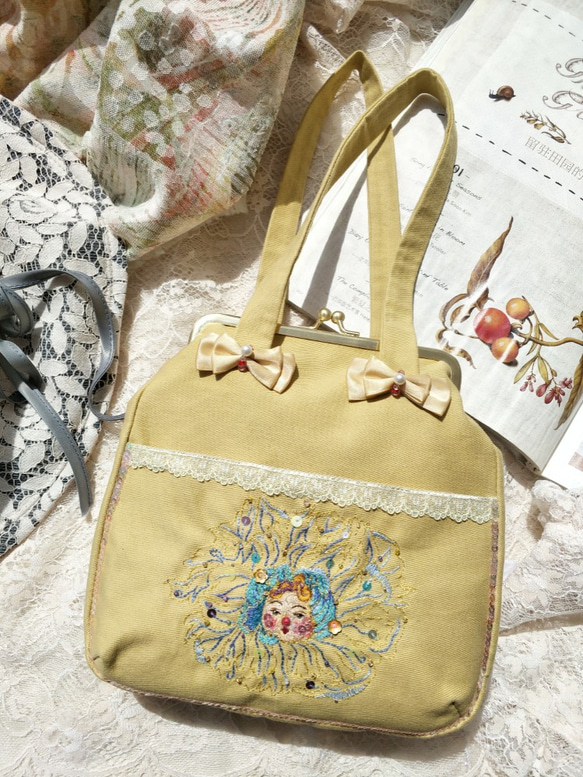 [花が女の子を食べる]オリジナルのかわいい油絵刺繍口金袋/ハンドバッグ 1枚目の画像