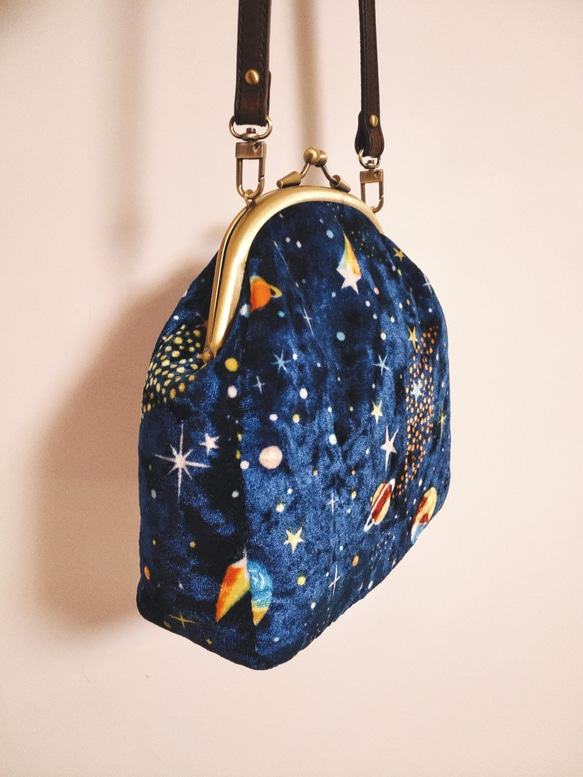 【Starry sky】原创手作星空钻石绒超有质感子母口金包孤品 第2張的照片