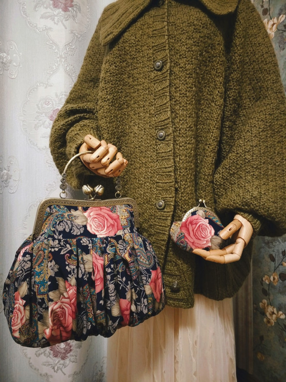 【复古蔷薇】原创手作印花老布褶皱设计感口金包孤品 第6張的照片