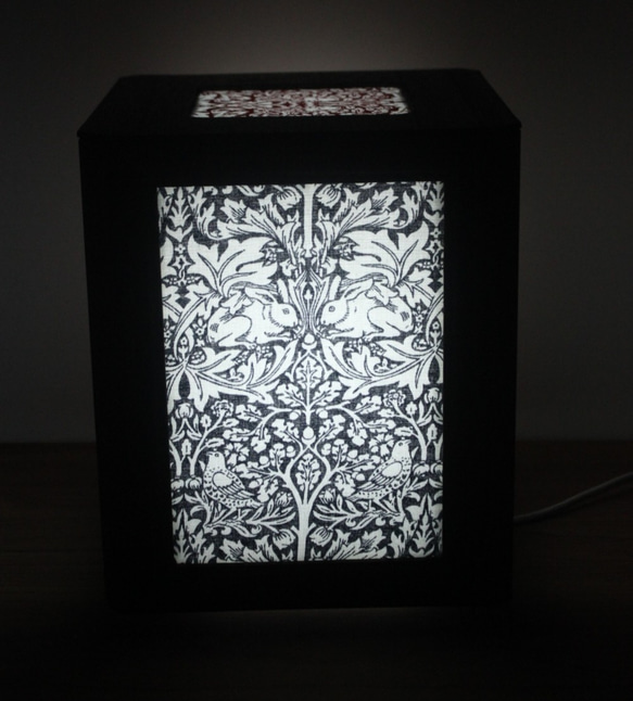 エアフレッシュランプ　ファブリック（William Morrisデザインの生地）LEDで周囲の空気をキレイにするランプ　 10枚目の画像