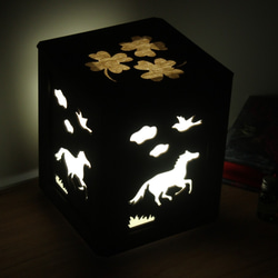 エアフレッシュランプ　馬　５面装飾　LEDで周囲の空気をキレイにするランプ　癒し　テーブルランプ 2枚目の画像