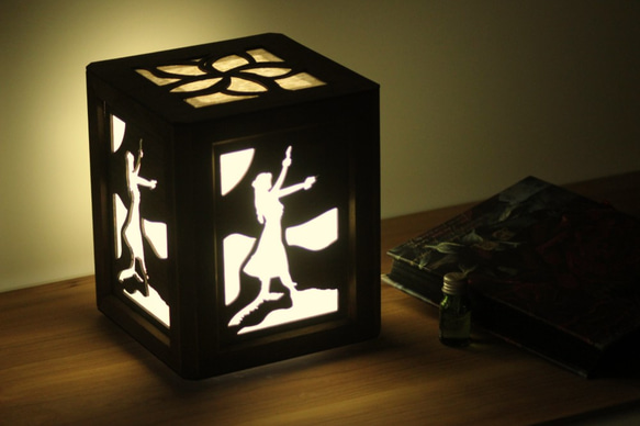 エアフレッシュランプ　フラガール　LEDで周囲の空気をキレイにするランプ　癒し　テーブルランプ 2枚目の画像