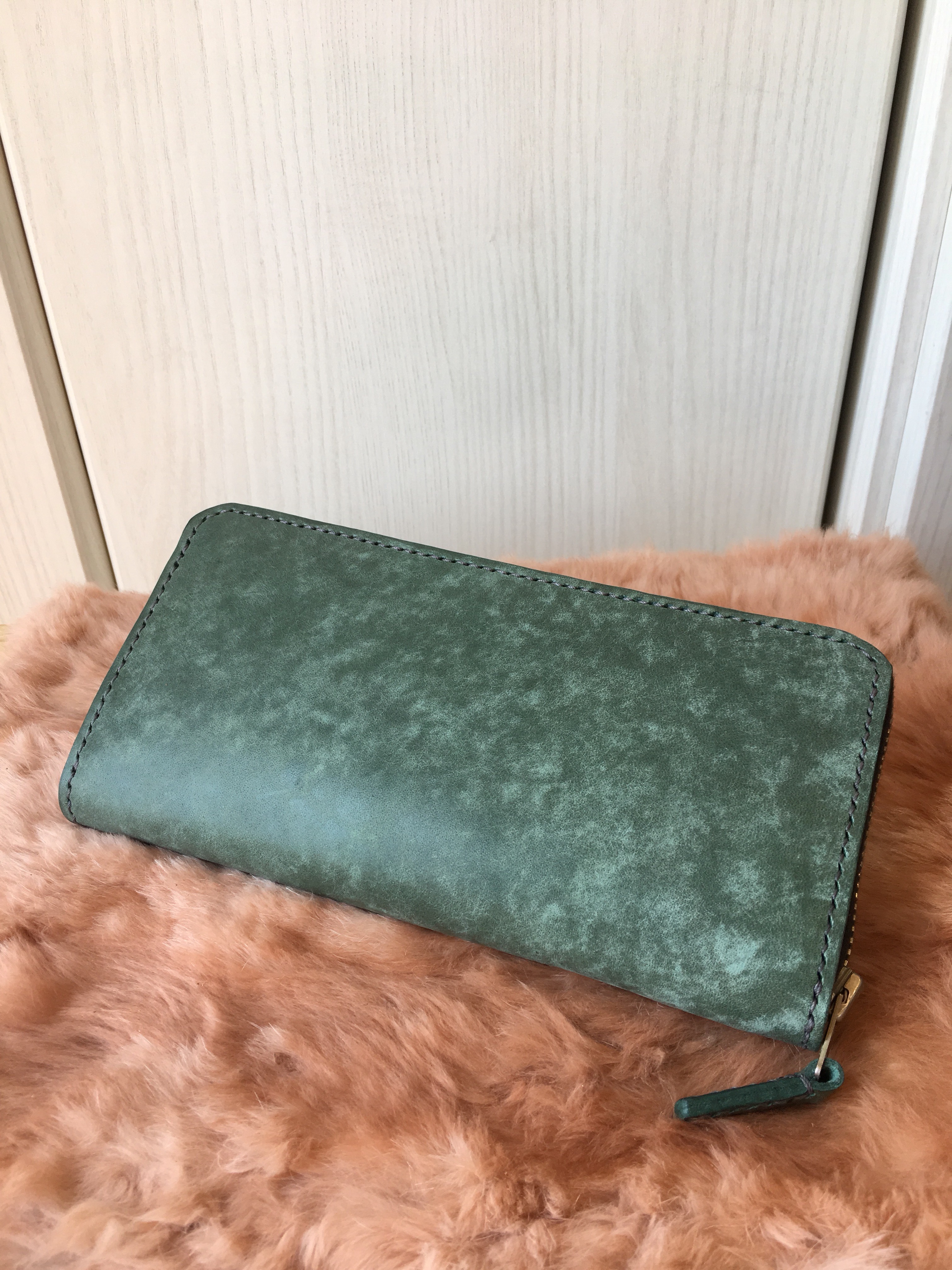 ナバホベリーとサドルレザーの長財布